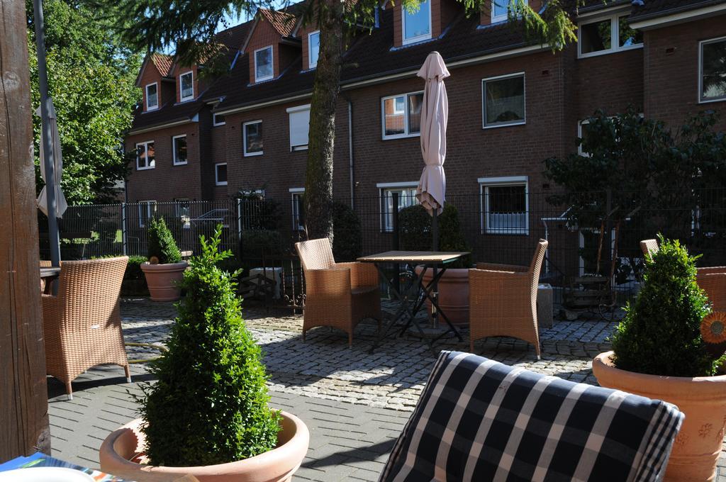 Hotel Und Gaestehaus Will Isernhagen Eksteriør billede